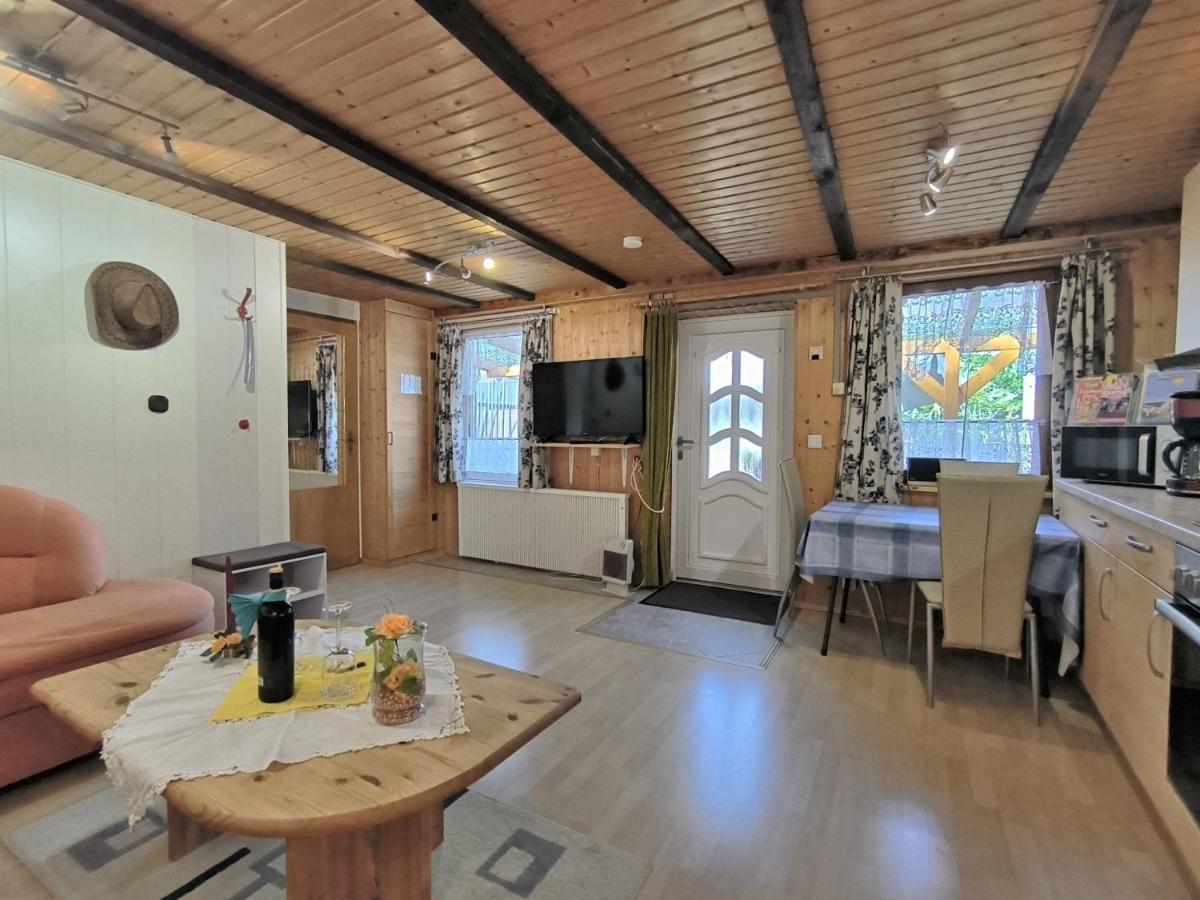 Ferienwohnung Mohnkopf - Unterkunft Fuer 2 Bis 3 Personen Mit Terrasse Jerrishoe Esterno foto